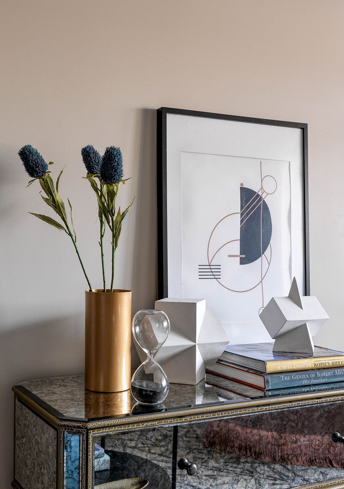 Apartment with a note of femininity