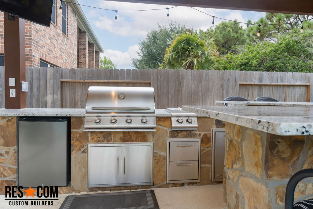 Outdoor addition - Oakton Springs