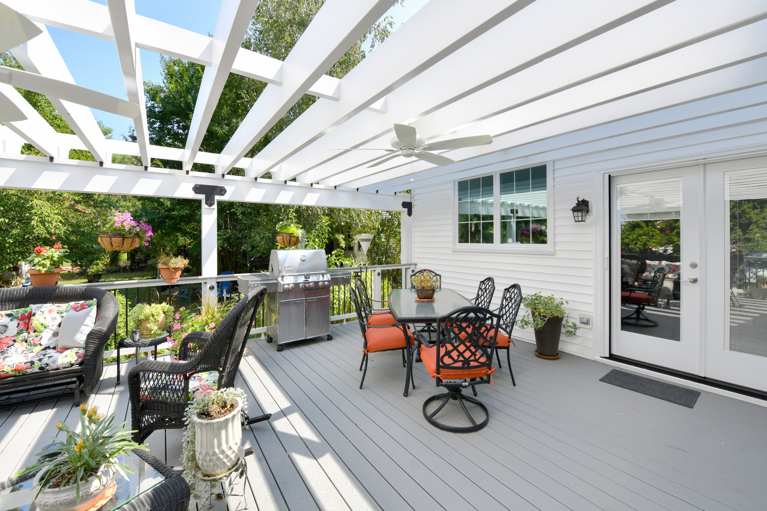 Huge Entertaining Deck and Sunroom