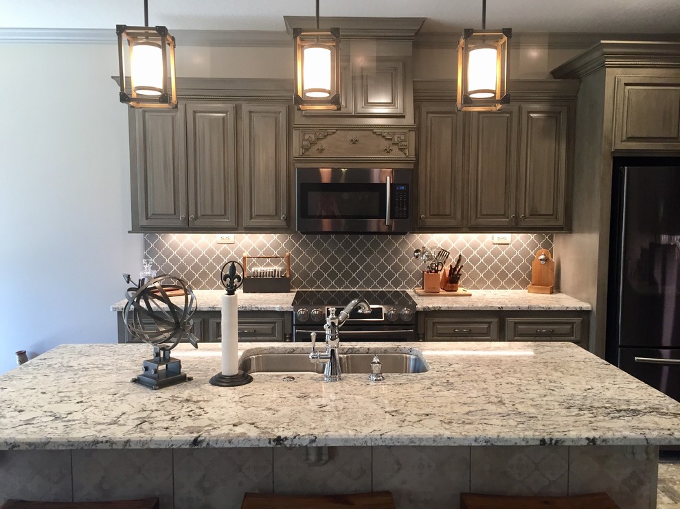 Kitchen - transitional kitchen idea