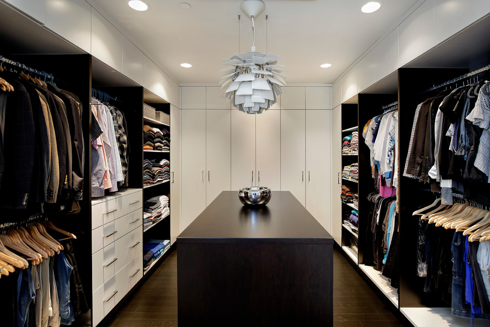This is an example of a contemporary storage and wardrobe in Chicago.
