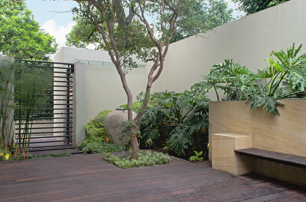 Inspiration for a contemporary entryway in Mexico City.