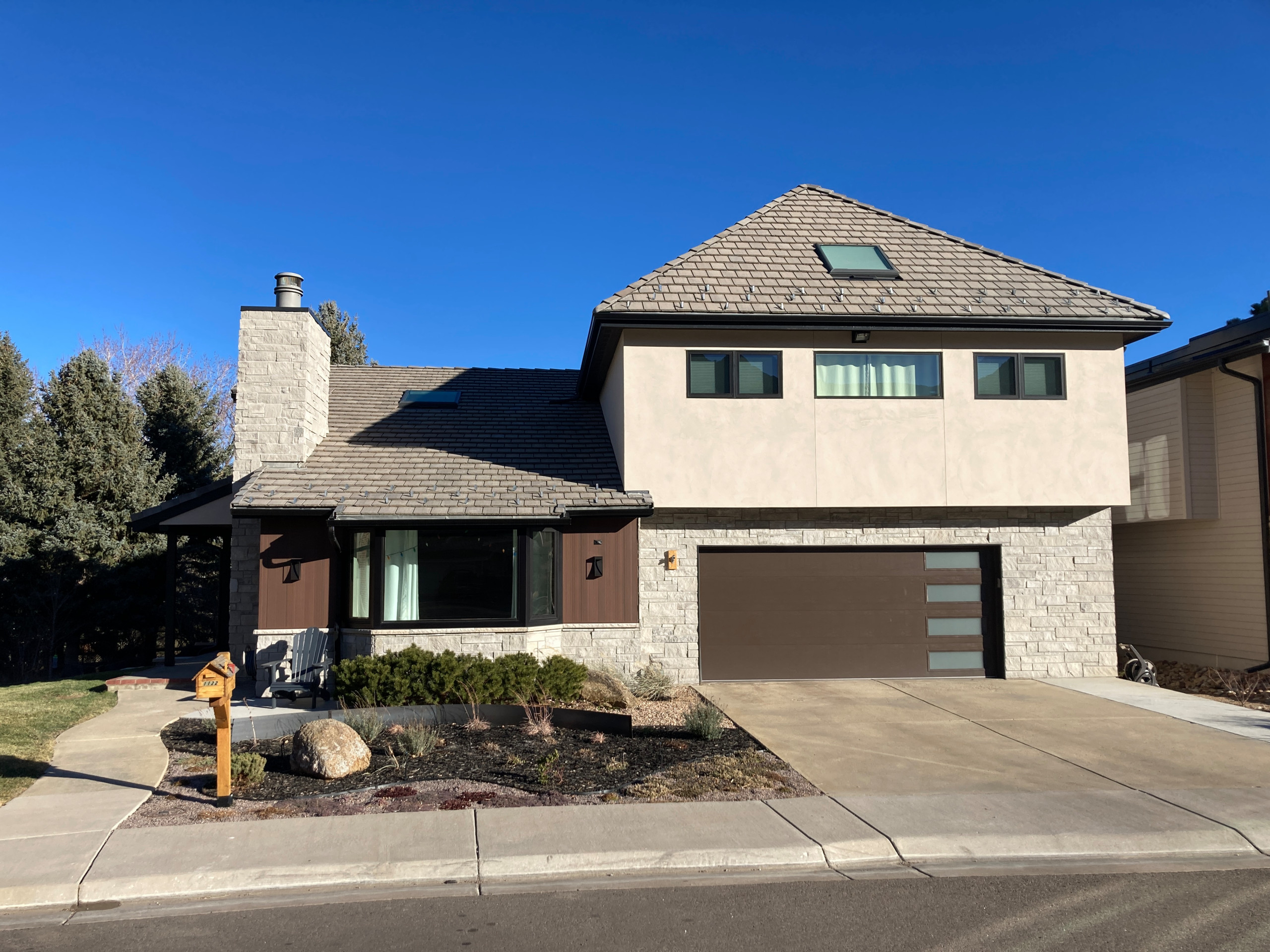 Modern Mixed Material Boulder