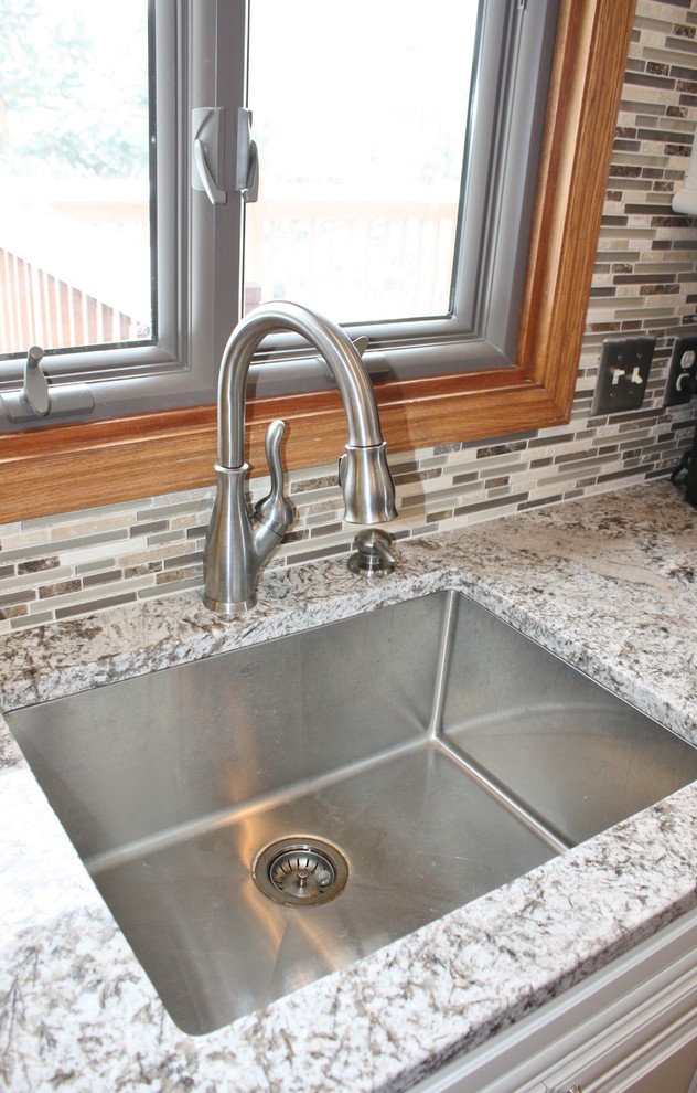 Example of a transitional kitchen design in Minneapolis