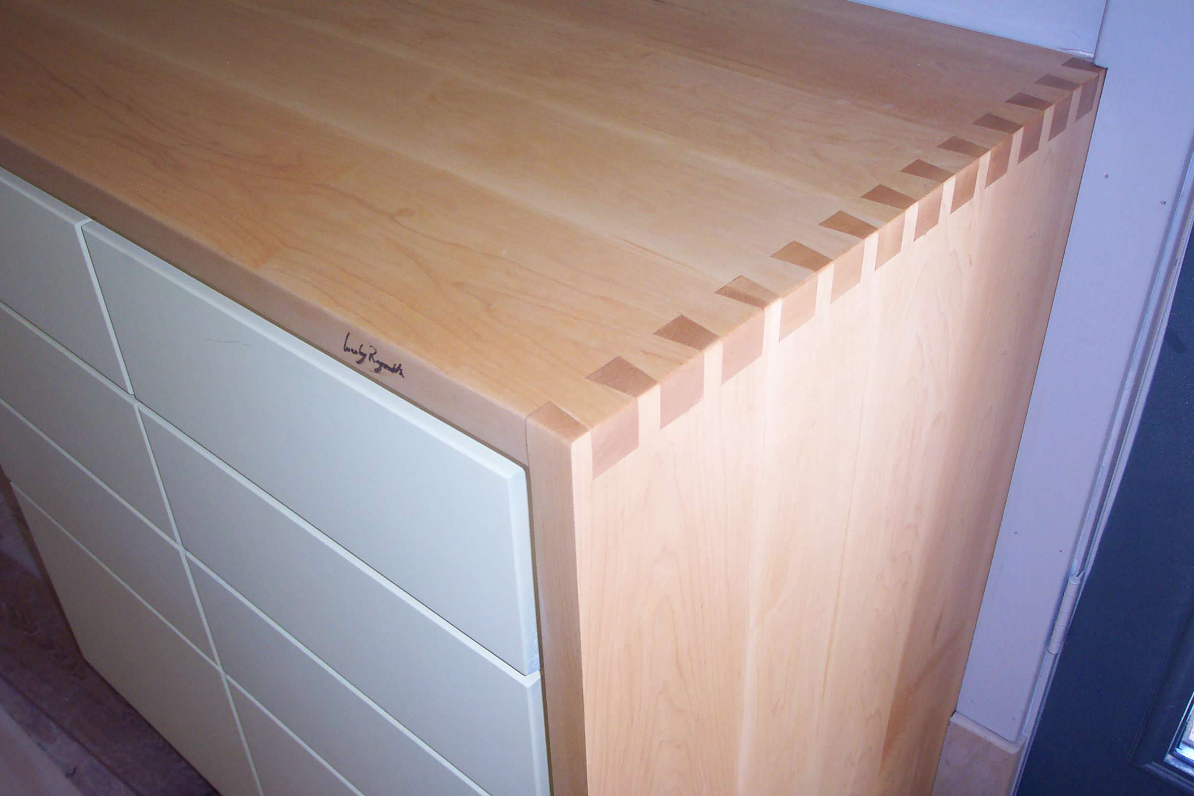Maple counter top with dovetail edge detail