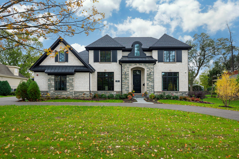 Inspiration for a modern exterior home remodel in Chicago