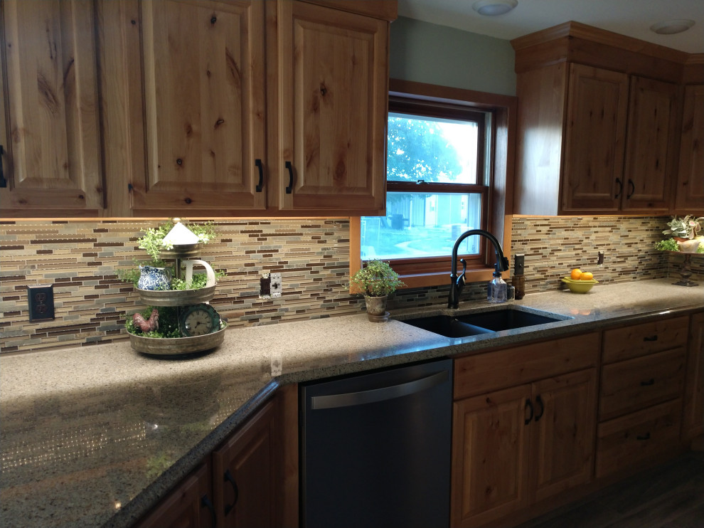 Inspiration for a rustic kitchen remodel in St Louis