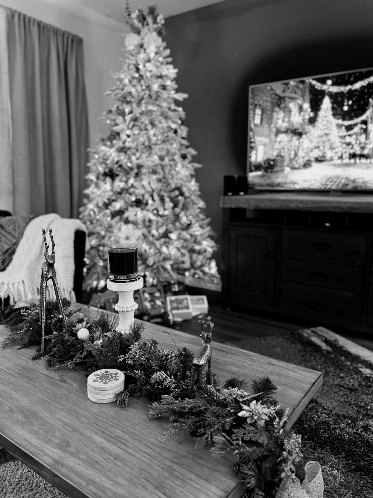 Modern, Inviting Holiday Decor