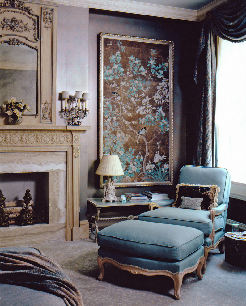 This is an example of a traditional living room in Philadelphia.