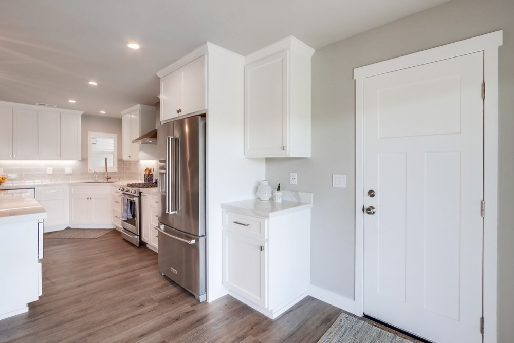 Bay Park_Kitchen, Fireplace & Guest Bath