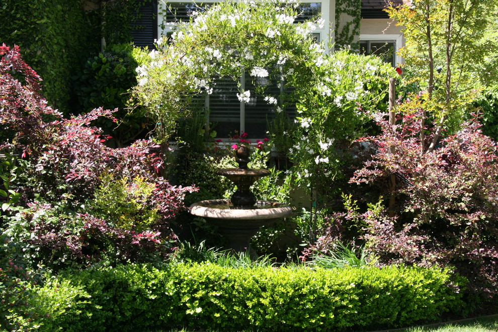 This is an example of a traditional garden in Sacramento.