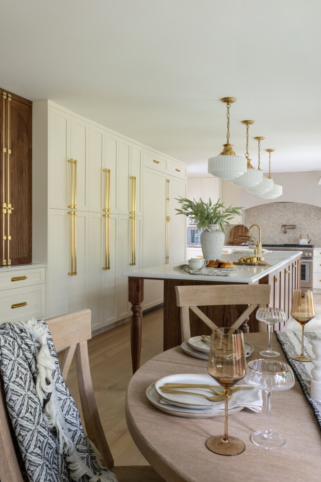 Kitchen - transitional kitchen idea in Seattle