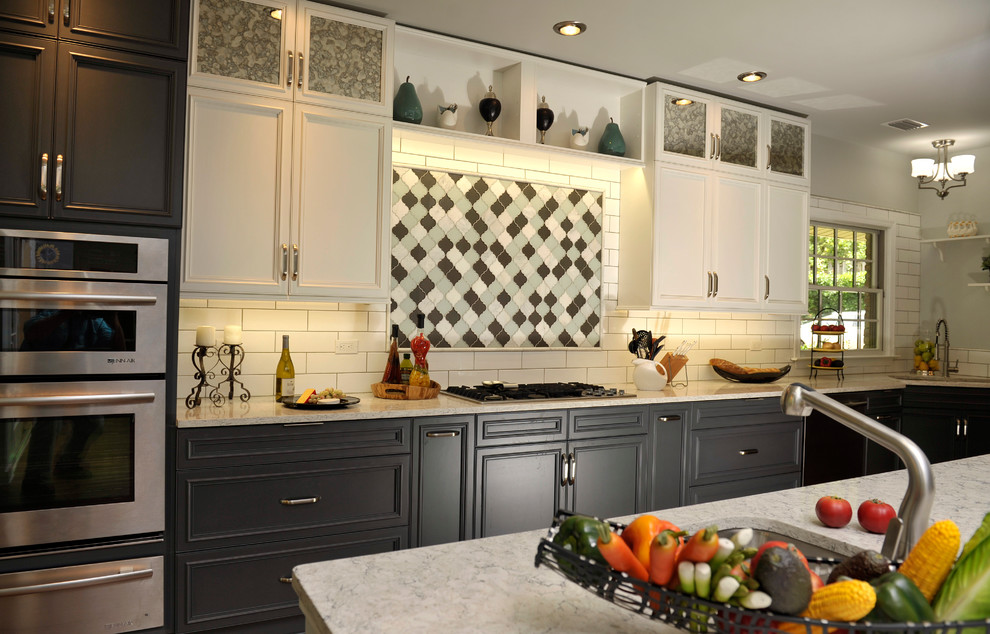 Transitional kitchen photo in Miami