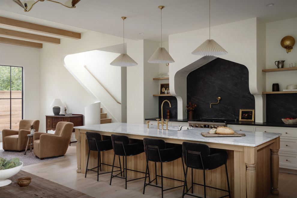 Inspiration for a transitional kitchen remodel in Austin