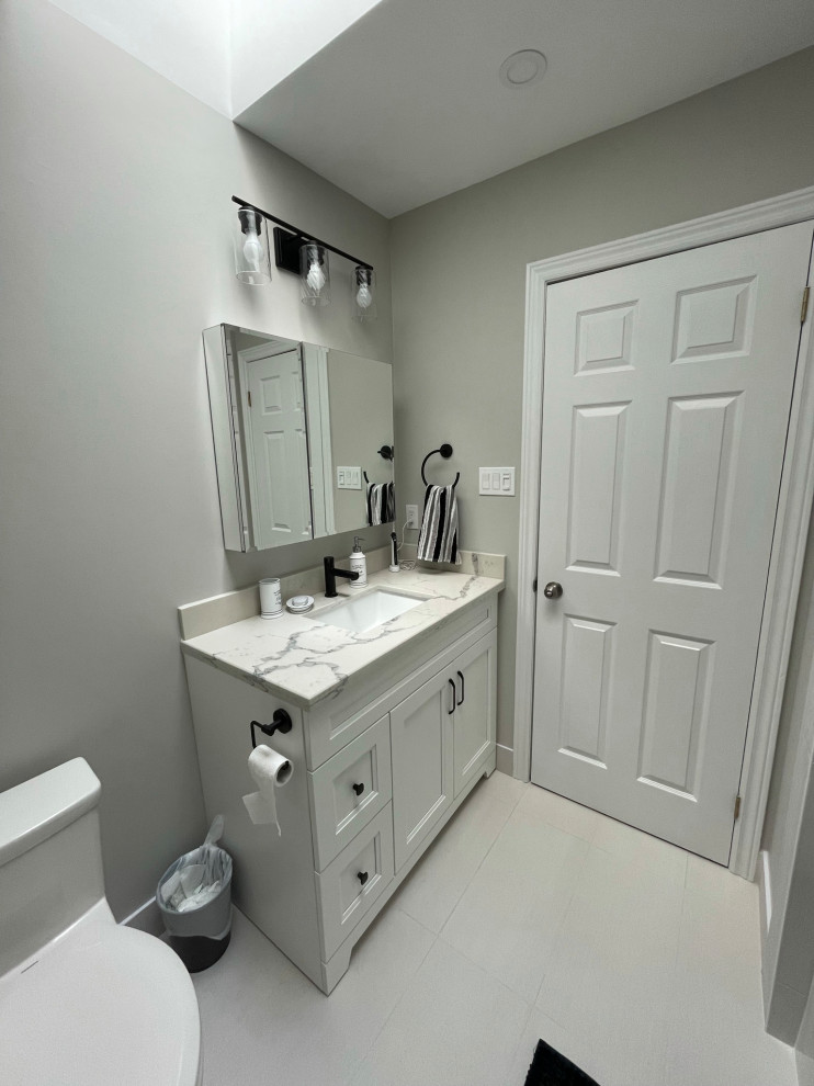 Black, White and Gray Main Bathroom