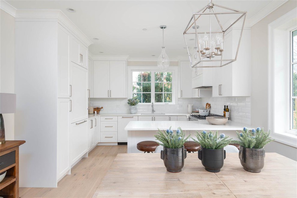 Transitional kitchen photo in Vancouver