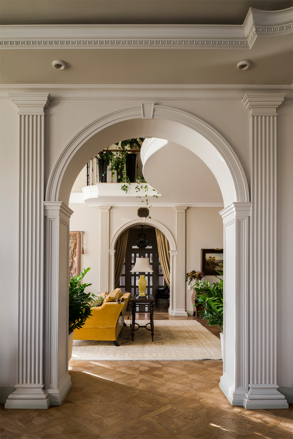 Съемка дома на Новой Риге, 1950 м². Дизайнер Анна Першхайло.