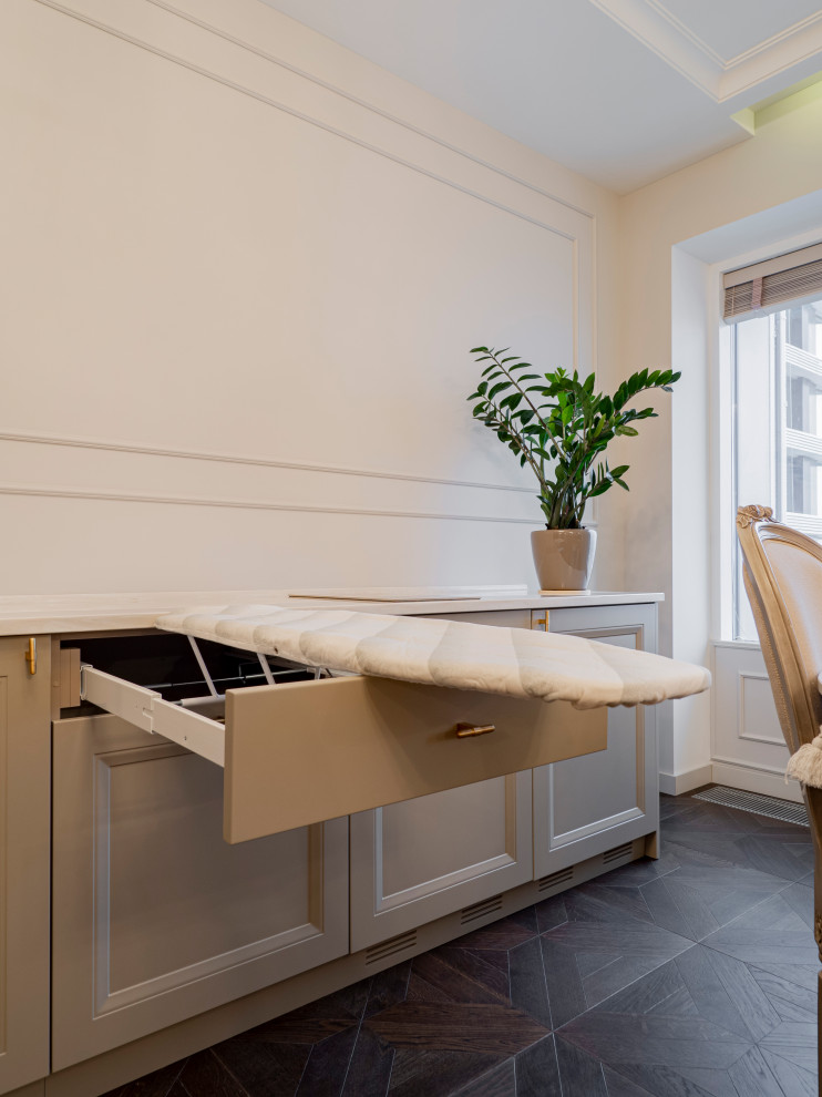 Меблировка квартиры: необычная кухня и гардеробная