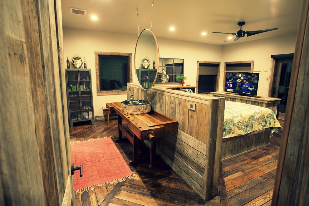 Mountain style home design photo in Dallas