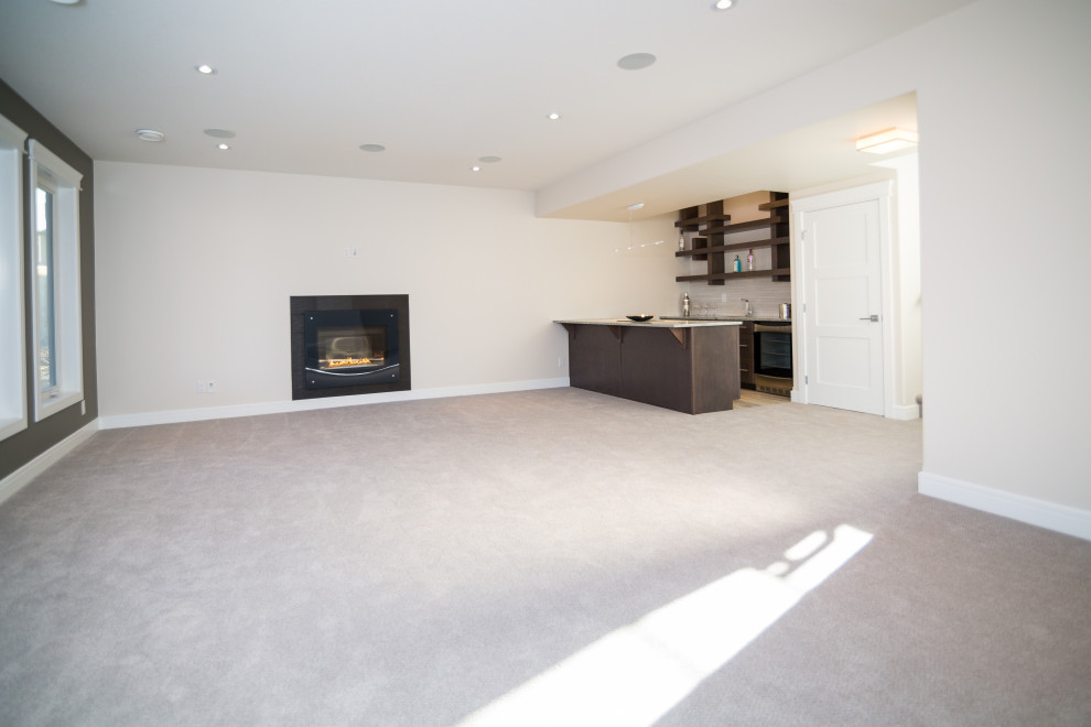 Home design - transitional home design idea