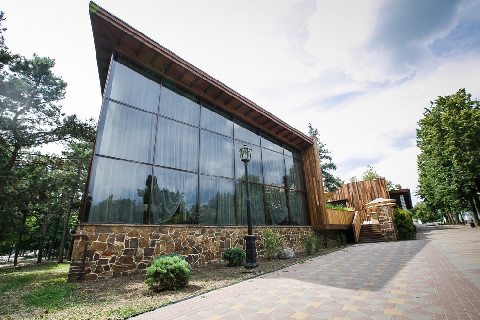 Ресторан в парке "Аллея роз"