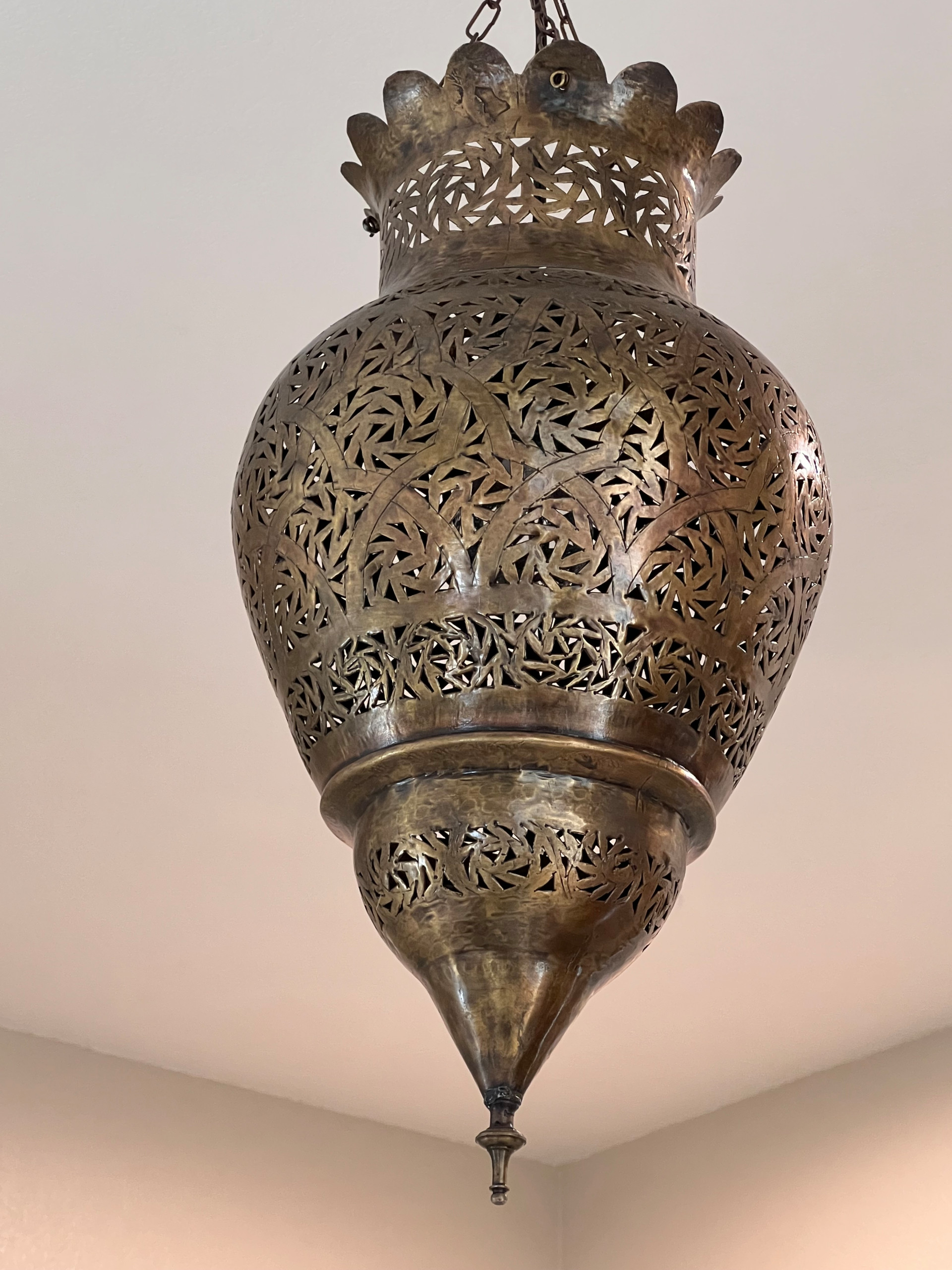 Traditional Lantern Light Fixtures Shimmer when Illuminated