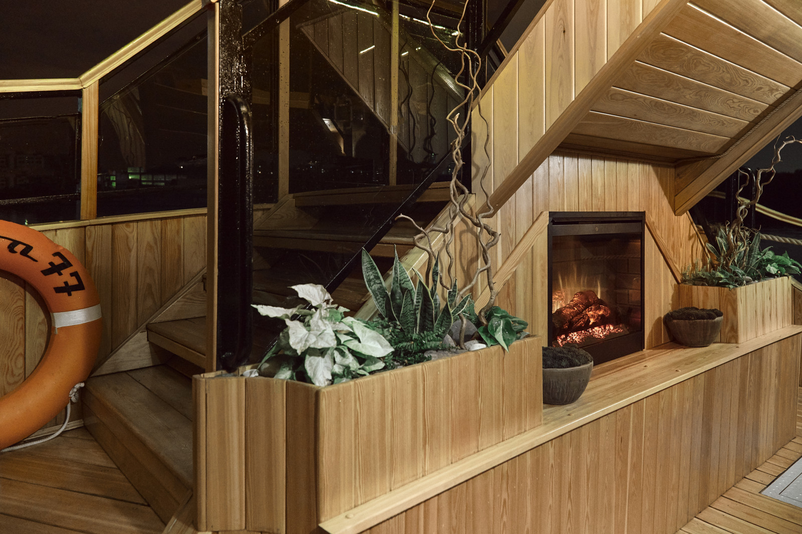 Теплоход Moris