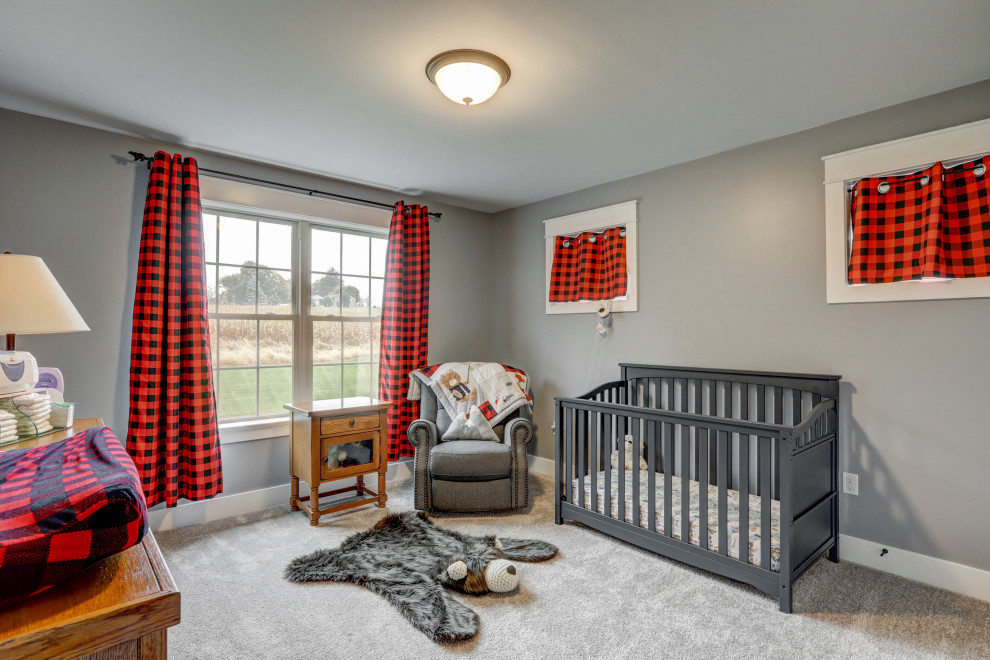 カントリー風のおしゃれな赤ちゃん部屋 (グレーの壁、カーペット敷き、男の子用、グレーの床) の写真
