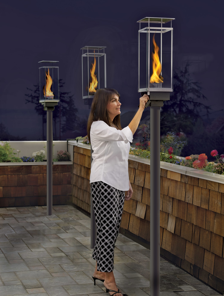 Example of a transitional deck design in Seattle