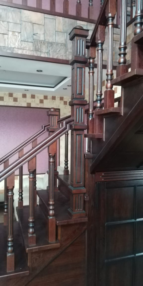 Дизайнерская лестница из массива дуб