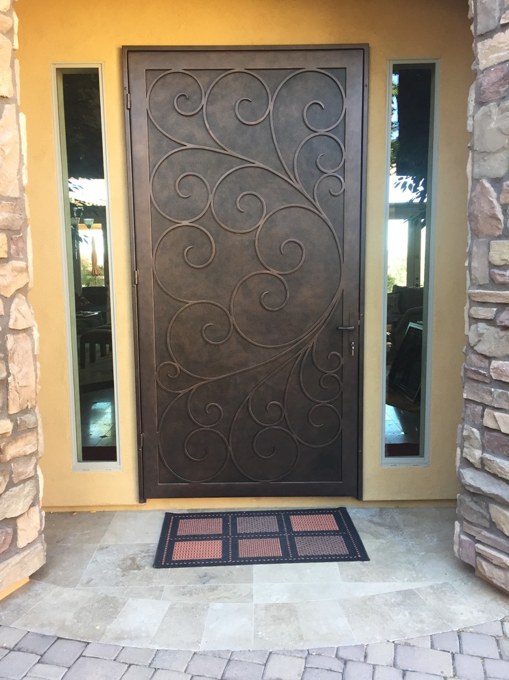 Example of a transitional entryway design in Phoenix