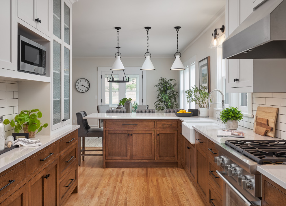 Design ideas for a transitional kitchen in Minneapolis.
