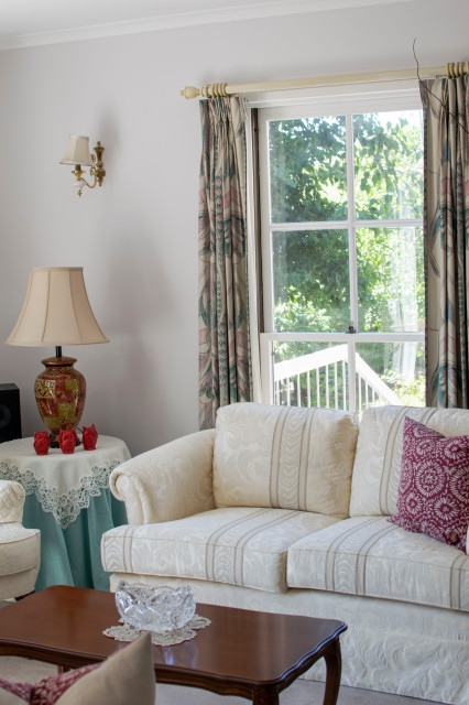 Morecombe Home traditional-living-room