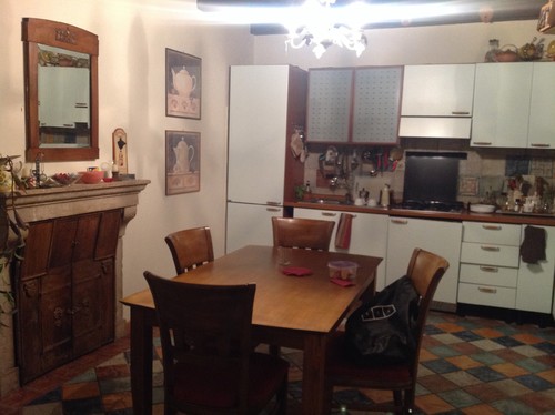 Arredo soggiorno cucina: cucina maxim soggiorno lampo in noce nero ... Pavimento soggiorno cucina rustiche