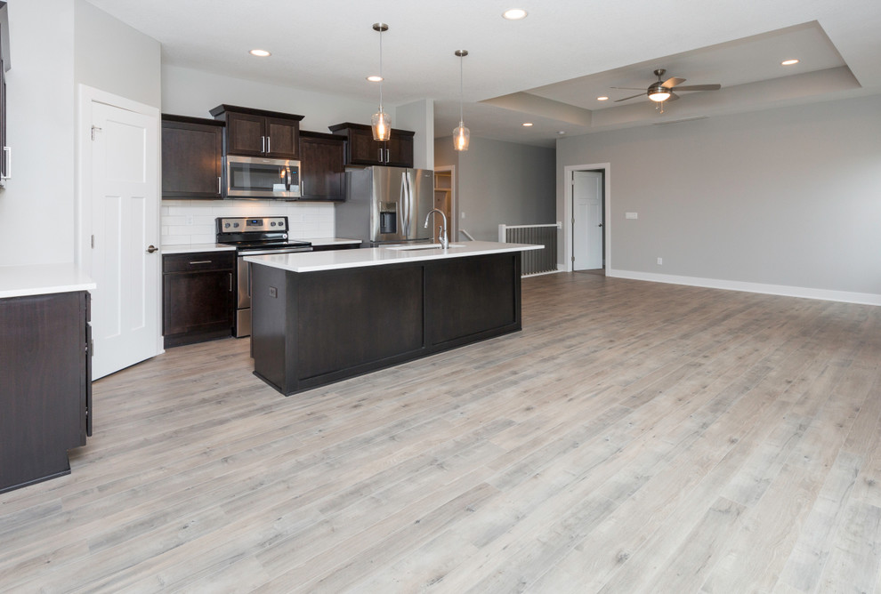 Home design - transitional home design idea