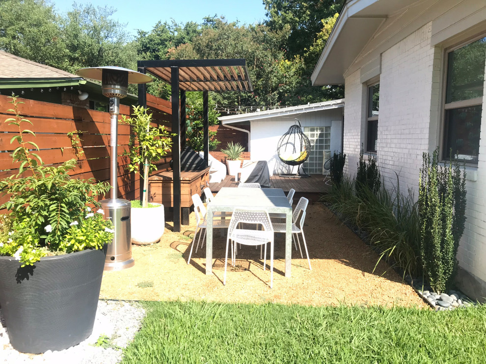 Modern Outdoor Kitchen Space