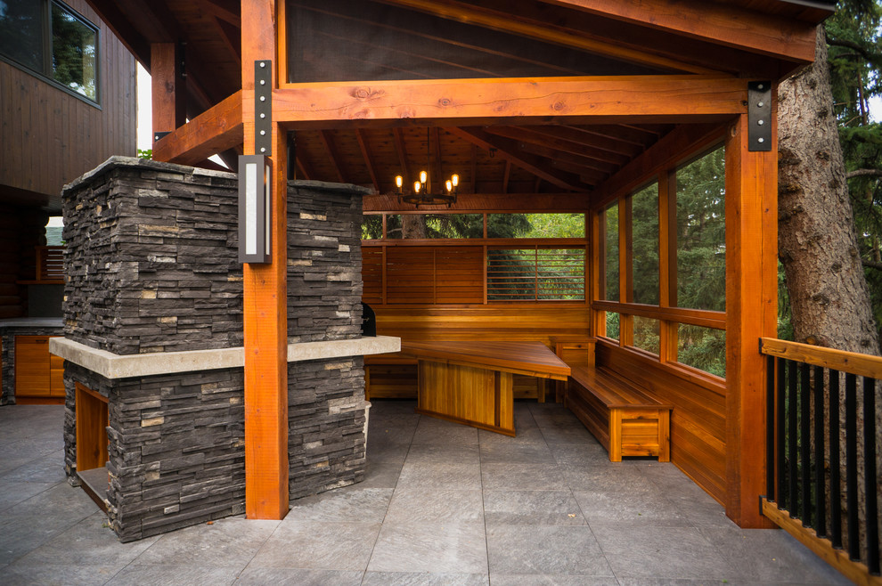 Inspiration for a rustic deck remodel in Calgary