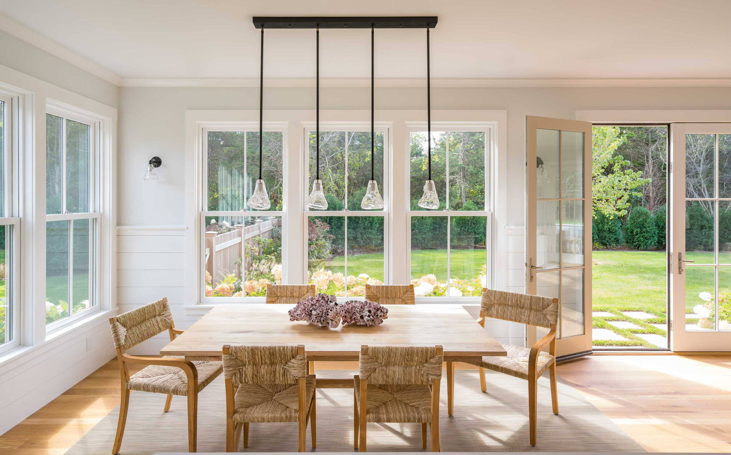 scandinavian-dining-room.jpg (2560×1594)-花瓣网
