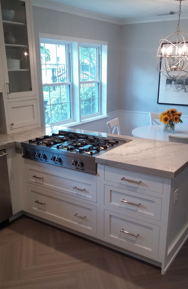 Kitchen - kitchen idea in Houston