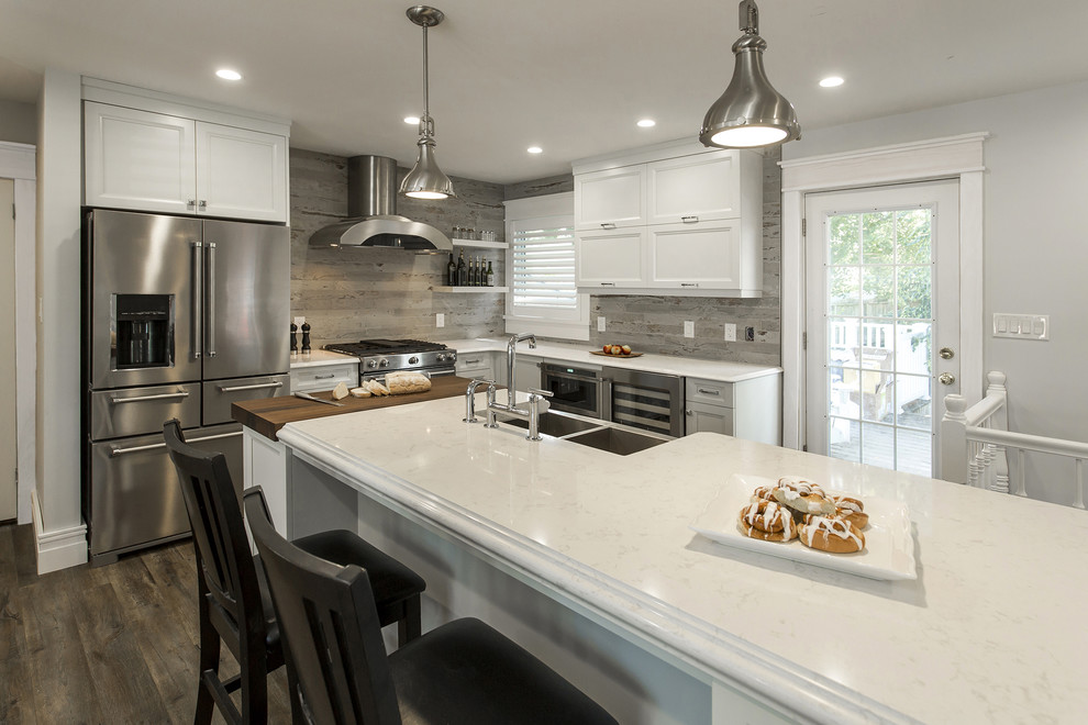 Example of a transitional kitchen design in Toronto