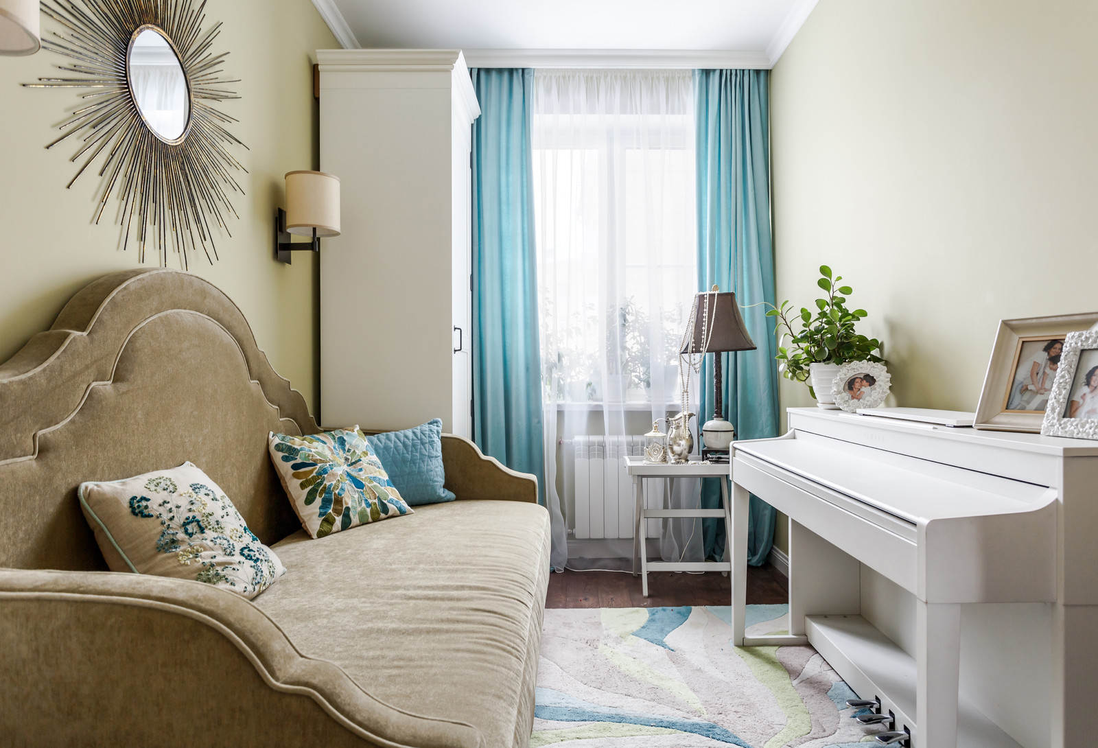 В гостях: Квартира для серьезного молодого человека восьми лет