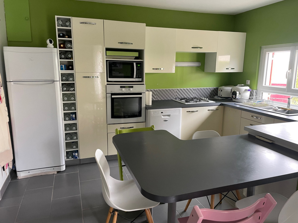 Transformation d'une cuisine avec création d'une entrée-banquette