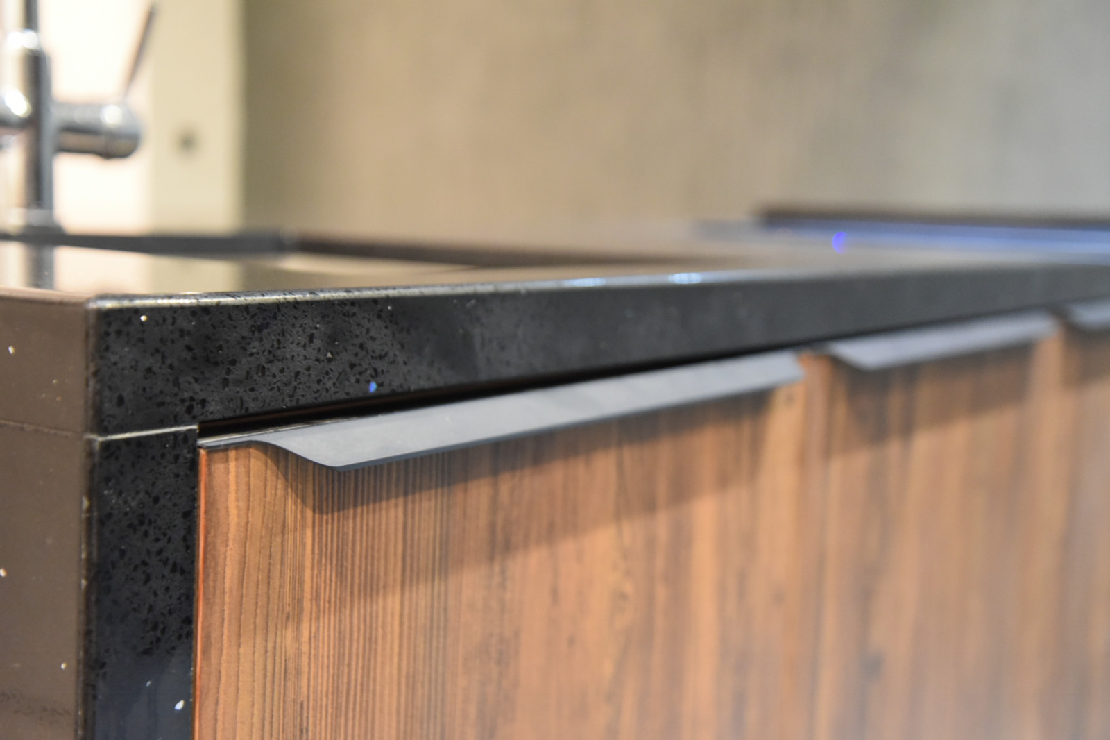 Кухня "MODERN" с островом.