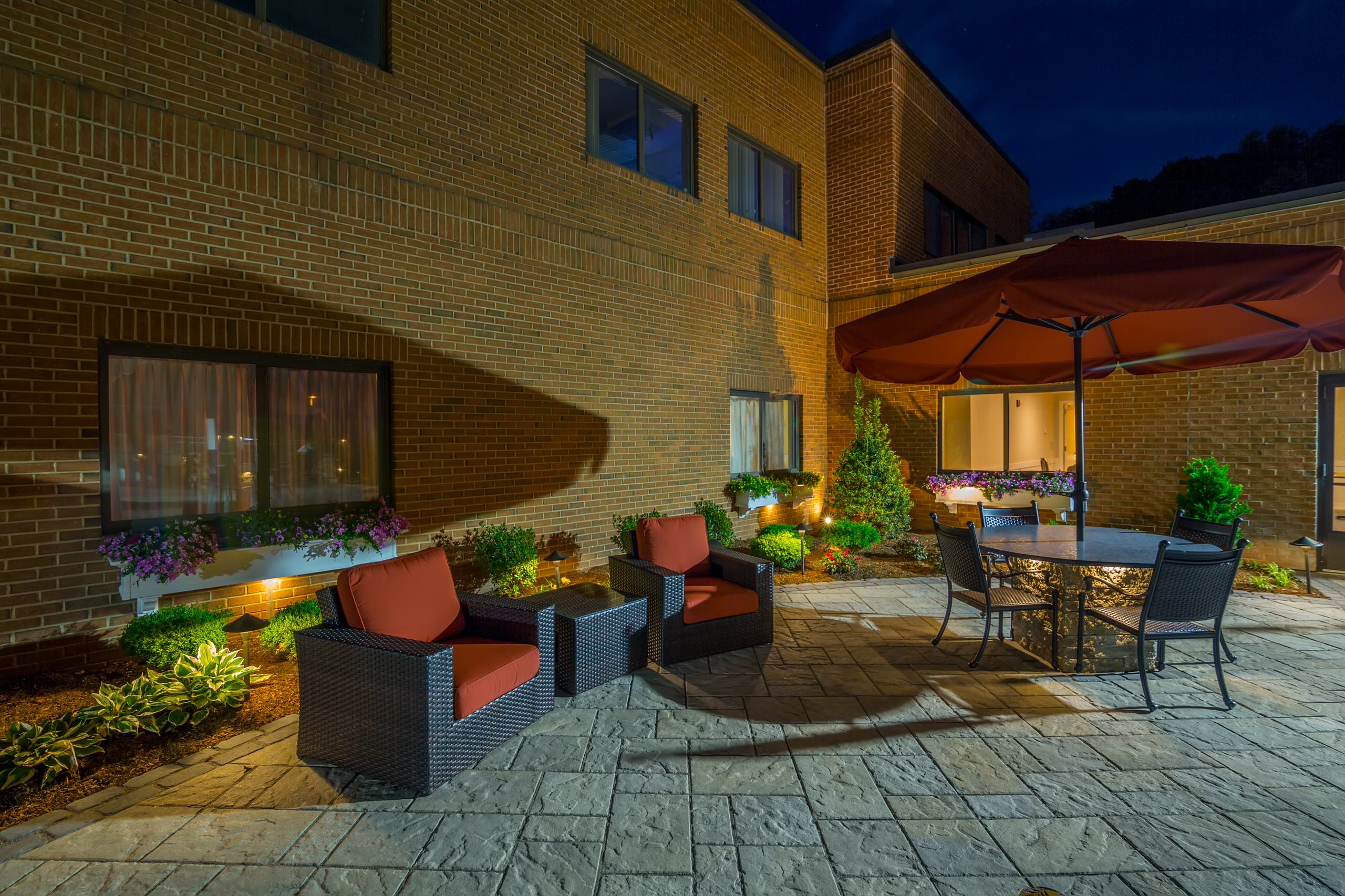 Wilmington, Massachusetts Courtyard
