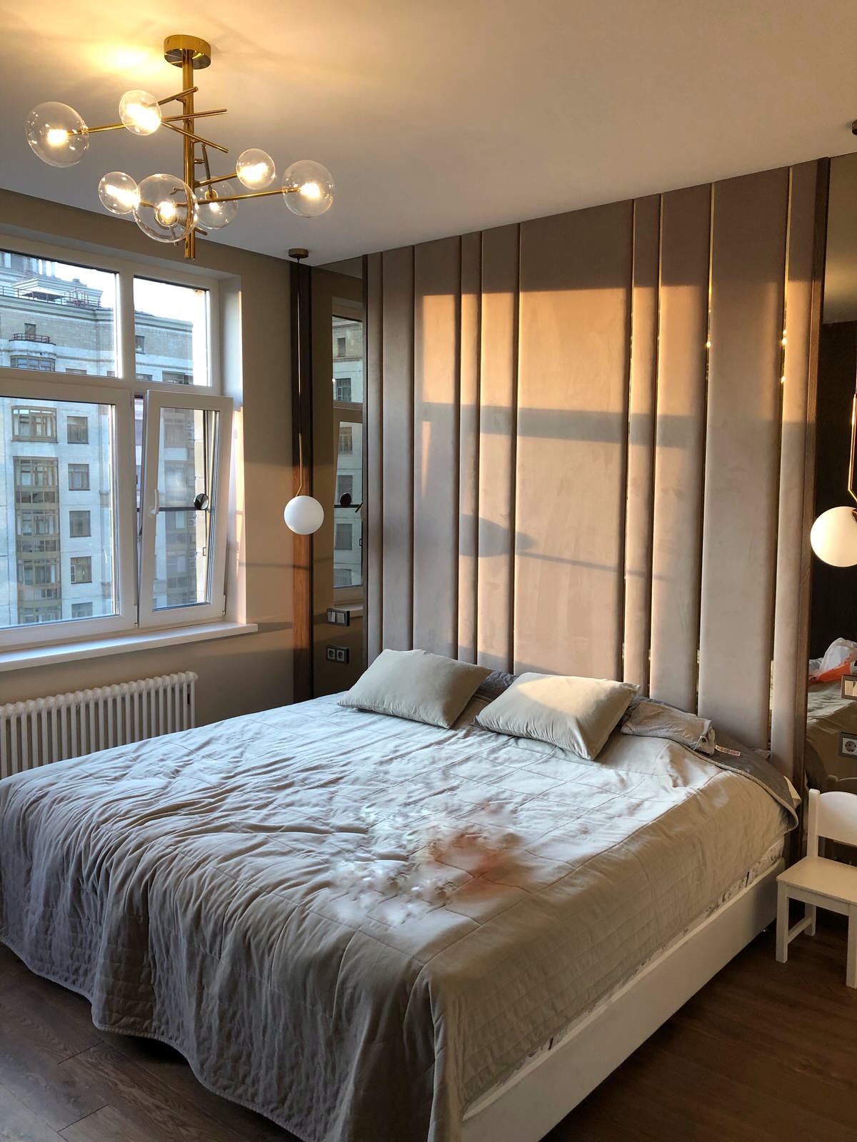 Спальня, стеновые панели, зеркала, рейки