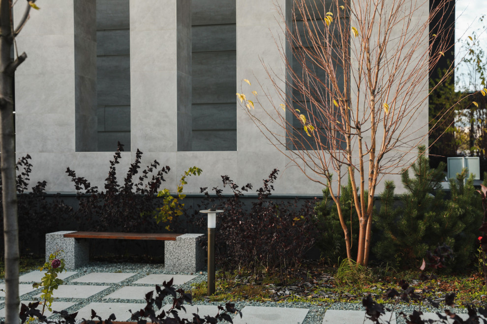 Оформление территории у офисного здания