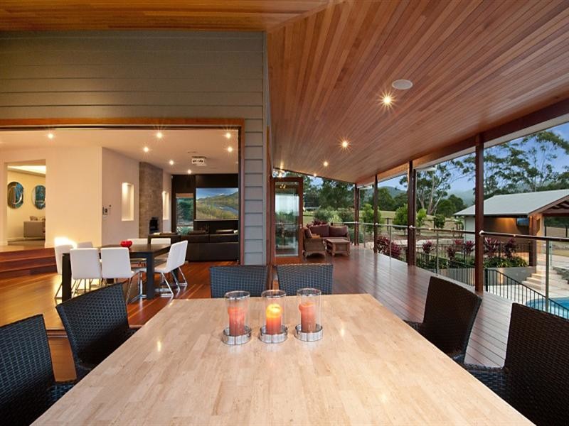 Contemporary deck in Gold Coast - Tweed.