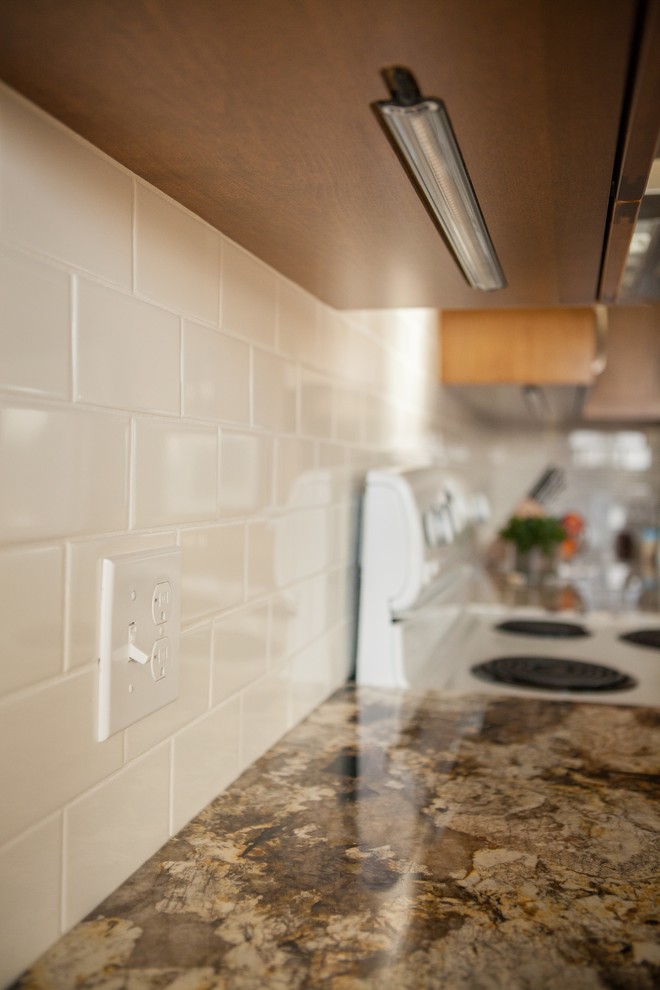 Transitional kitchen photo in Calgary