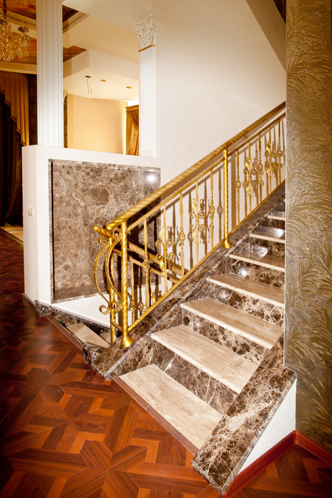 Лестница из натурально камня