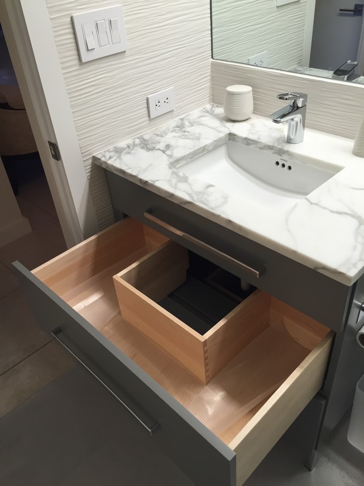 Fishman guest bathroom